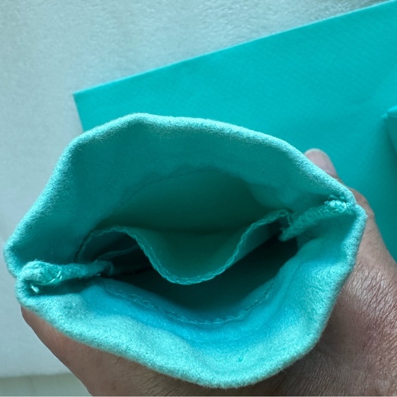 Gift box set 
Necklace box 3” x 3 1/2”
Bag 5” x 6”
Pouch 3” x 3 1/2” - Picture 4 of 6